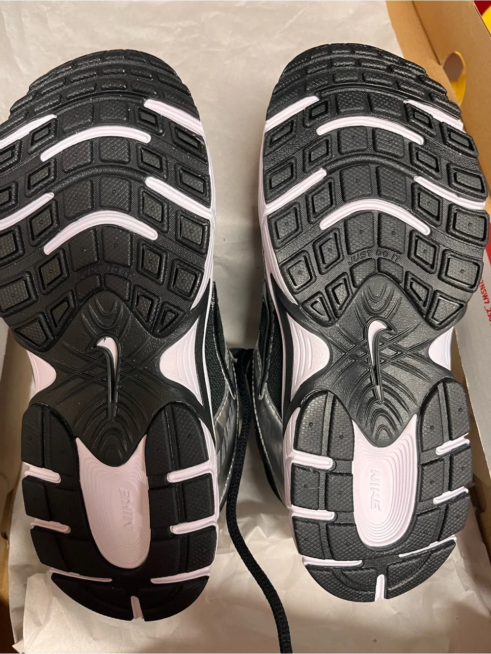 Nike Little Kids V5 RNR Sneakers - Black & Silver